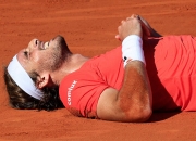 AYX体育赛事-世界网球队翻盘西班牙网球队，西西帕斯完成帽子戏法