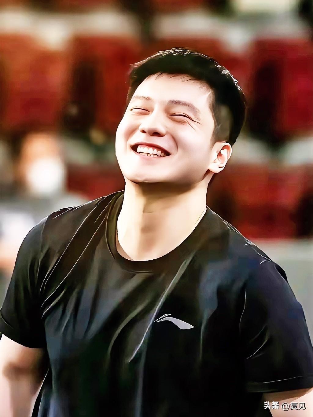 法国乒乓球队强势德国乒乓球队,樊振东统治全场 法国乒乓球队强势德国乒乓球队,樊振东统治全场