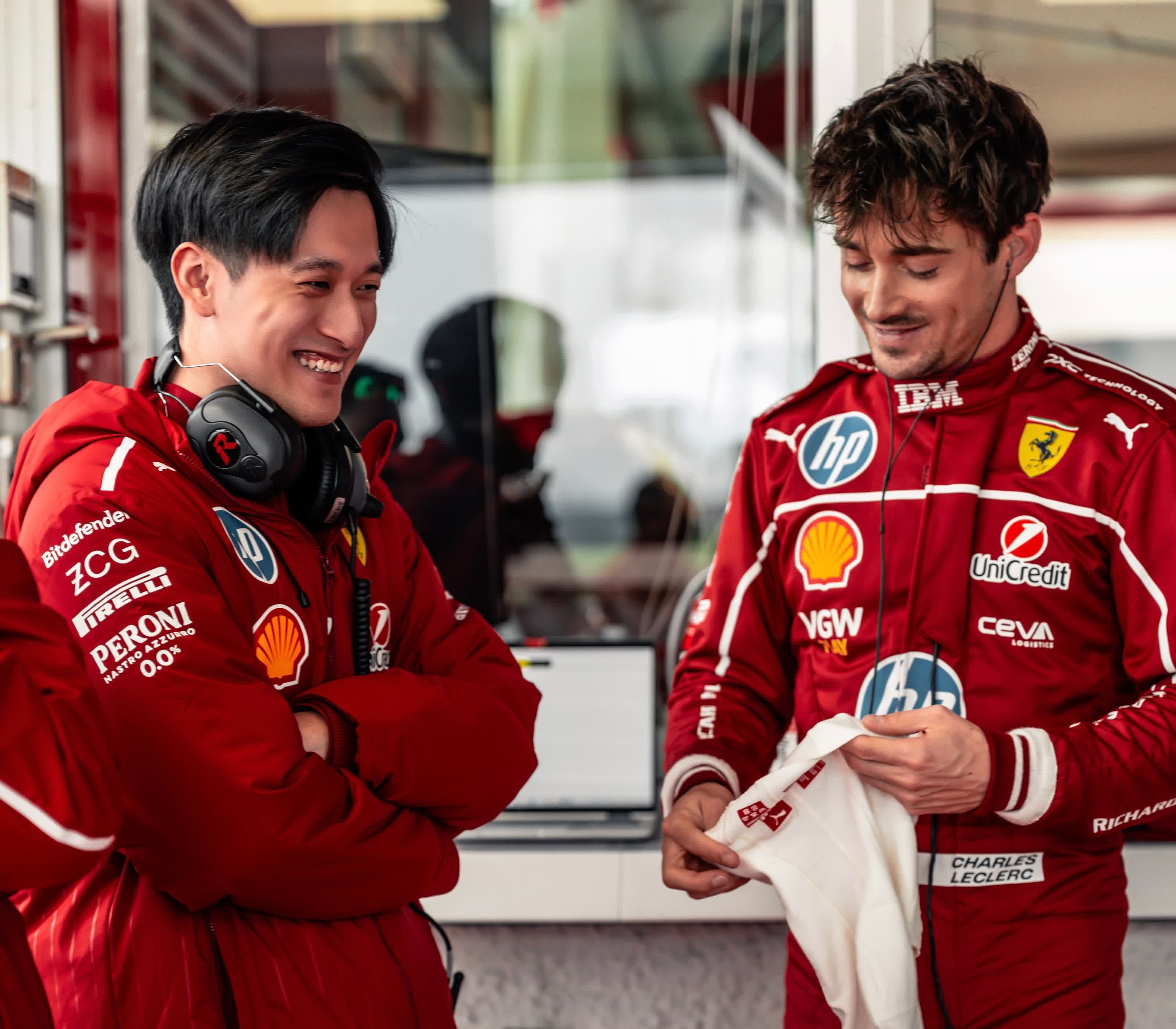 阿斯顿马丁力克哈斯车队，周冠宇惊艳四座