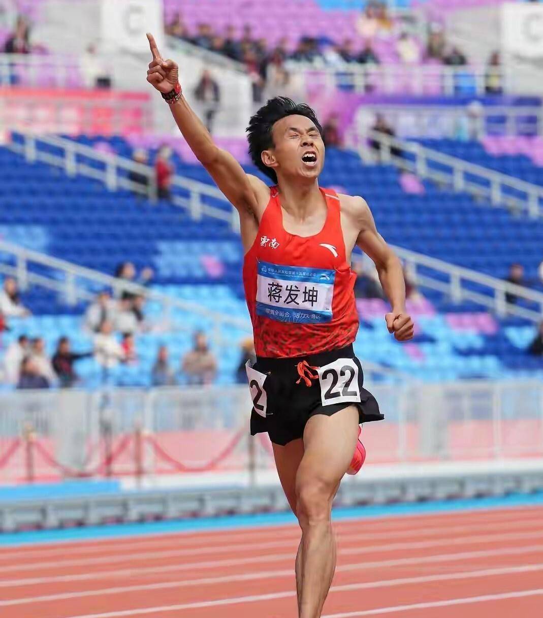 首发大将风采出众，球队斩获晋级战果